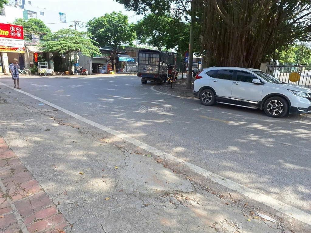 12 triệu đất không 150m2 có nhà tôn mặt đường ô tô tránh ở thạch bàn, long biên
