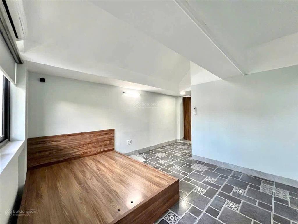 Cho thuê chdv ban công, 40m2, tách bếp giá 4tr8 quận 8