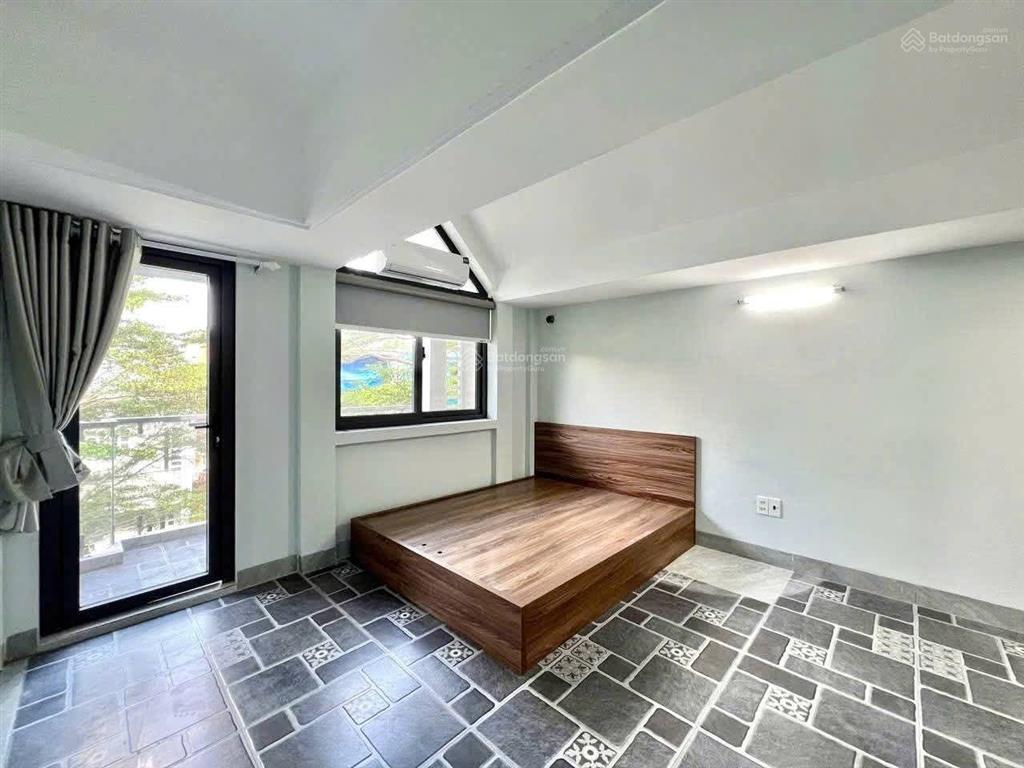 Cho thuê chdv ban công, 40m2, tách bếp giá 4tr8 quận 8