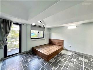 Cho thuê chdv ban công, 40m2, tách bếp giá 4tr8 quận 8