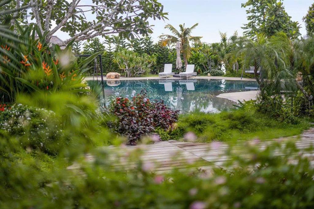 Cần bán biệt thự song lập cạnh hồ thiên nga khu compound 24/7 eco retreat siêu vip, 0936 616 ***