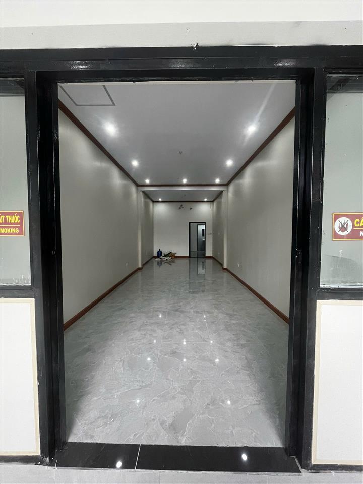 CC cho thuê nhà 50m ô tô  Lương Thế Vinh, 68m² x 2 tầng, mặt tiền 3.7m, giá 15 triệu