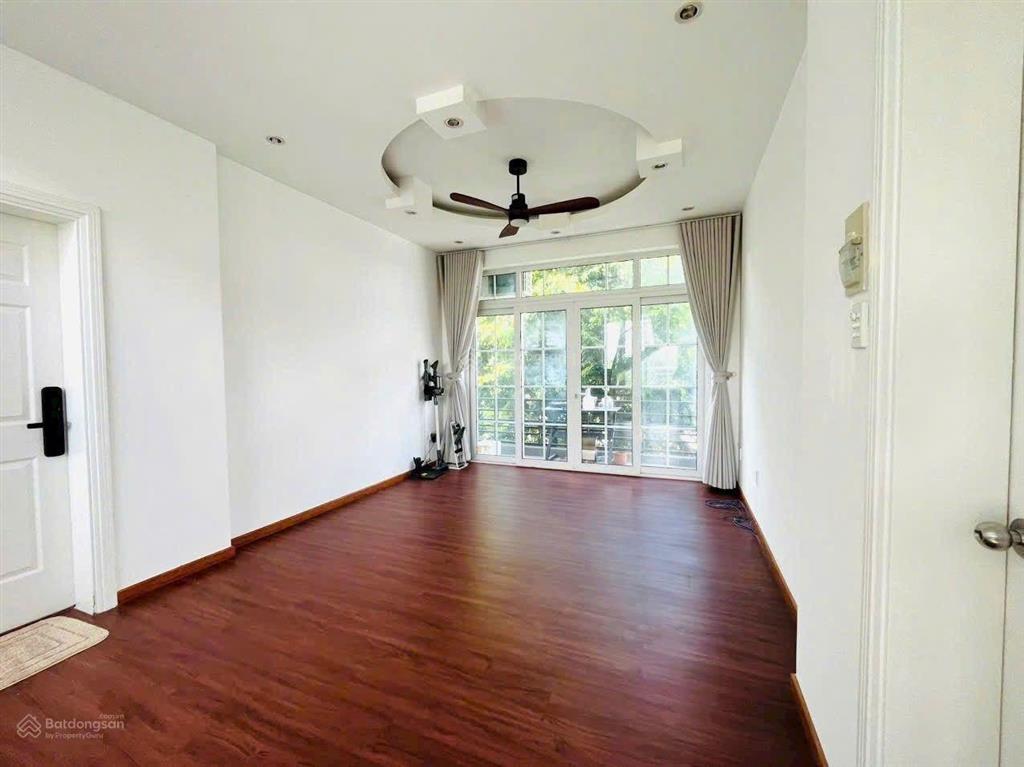 Bán biệt thự kdc sadeco ven sông q7 13x18m hầm 4 tầng giá 40 tỷ