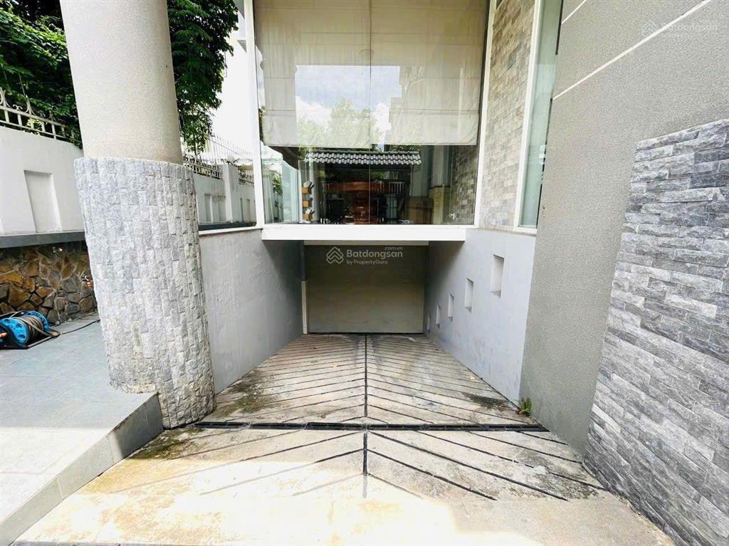 Bán biệt thự kdc sadeco ven sông q7 13x18m hầm 4 tầng giá 40 tỷ