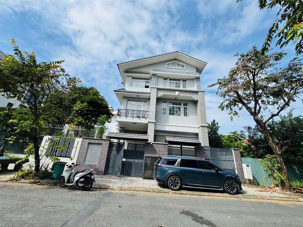 Bán biệt thự kdc sadeco ven sông q7 13x18m hầm 4 tầng giá 40 tỷ