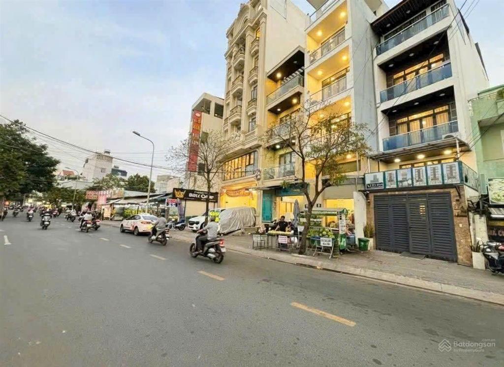 Bán nhà mt đường kinh doanh số 10 q7 4x20m trệt 3l sân thượng giá 23,5 tỷ tl