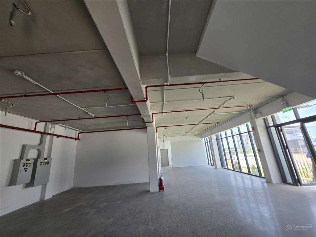 Cho thuê kho xưởng 5.261m² kcn long hậu phù hợp sản xuất & logistics | kết nối thuận tiện tp. hcm