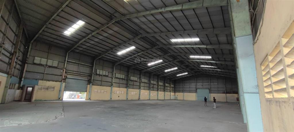 Cho thuê kho xưởng 2000m2 ql1a bến lức long an