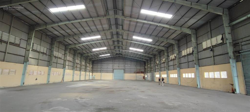 Cho thuê kho xưởng 2000m2 ql1a bến lức long an