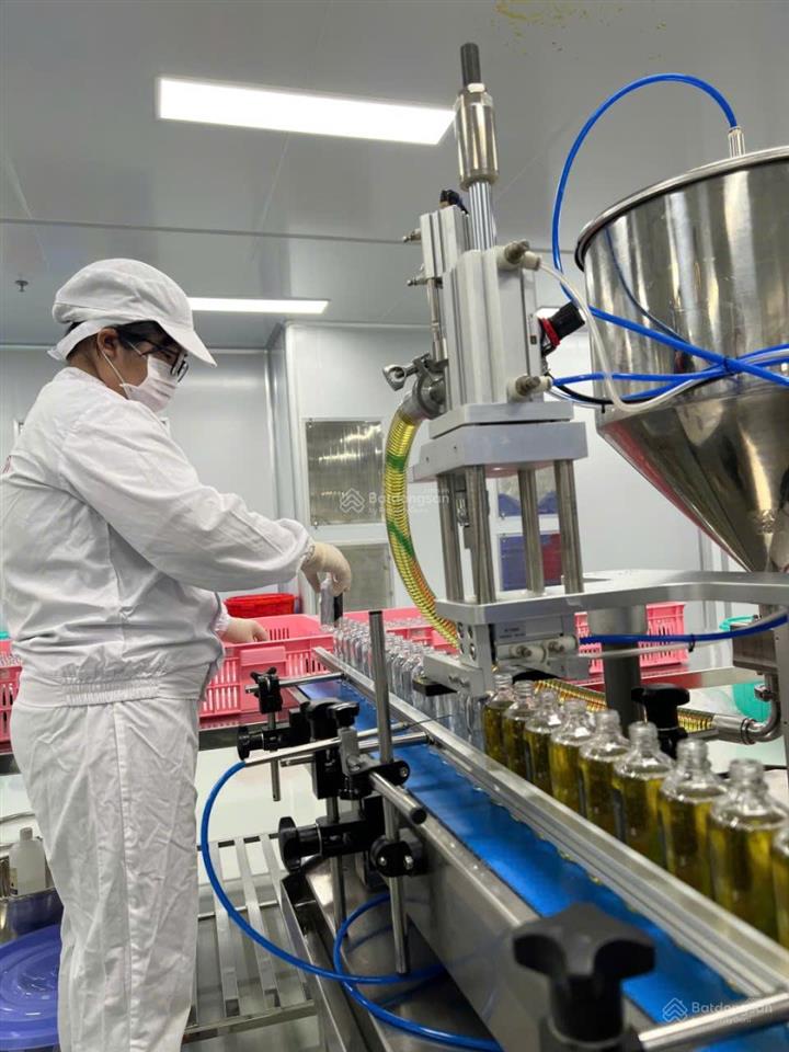 Chuyển nhượng nhà xưởng 1000m2 nhà máy mỹ phẩm kcn long hậu