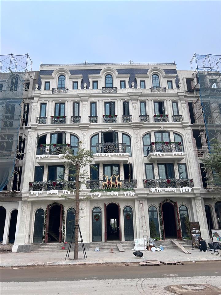 "độc quyền" liền kề 4 tầng 75m2 đất, trục đường thông 13,5m, mặt đường nối hoàng quốc việt kéo dài