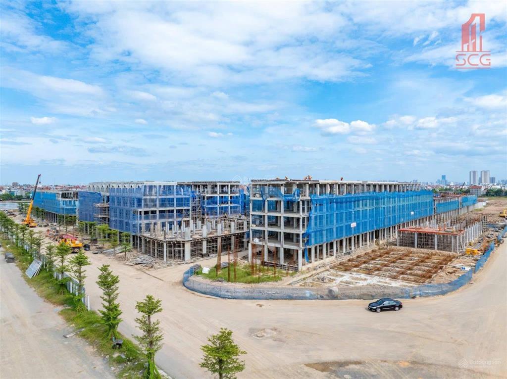 Nhà liền kề mặt phố mt 5m đường nối hoàng quốc việt kéo dài tp.hà nội  nhận nhà từ cuối năm nay