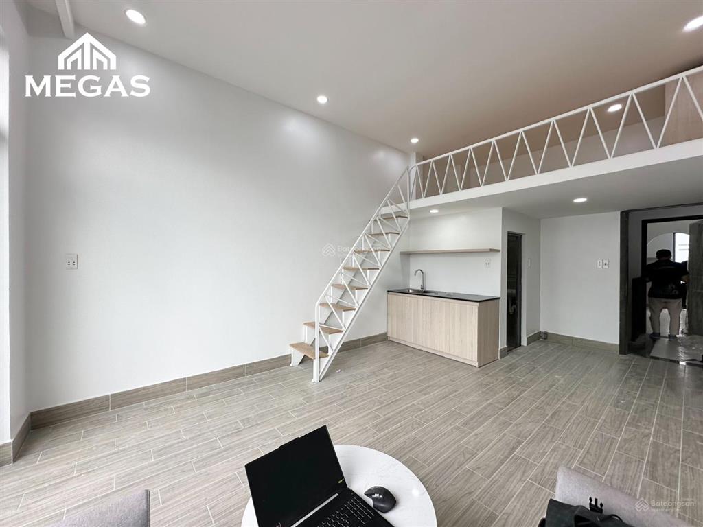 Căn hộ duplex ban công mới xây 100% + full nội thất  ngay đh văn lang cs3  đh công nghiệp