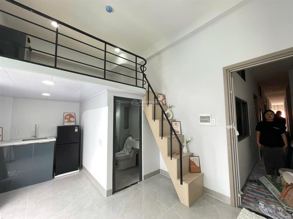 Phòng trọ giá rẻ mới xây  ban công & full nội thất  ngay công viên phần mềm  kdc hiệp thành city