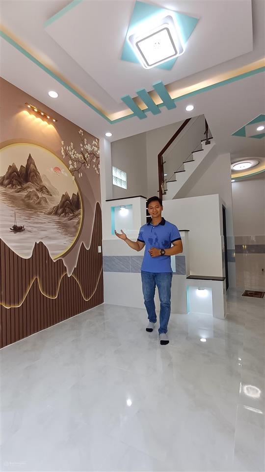 Nhà mới ở ngay33m² 3pn ,1 lầu , hẻm 3 gác lương văn can, p15q8, shr giá 3,98 tỷ