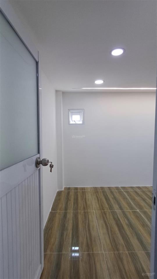 Nhà mới ở ngay33m² 3pn ,1 lầu , hẻm 3 gác lương văn can, p15q8, shr giá 3,98 tỷ