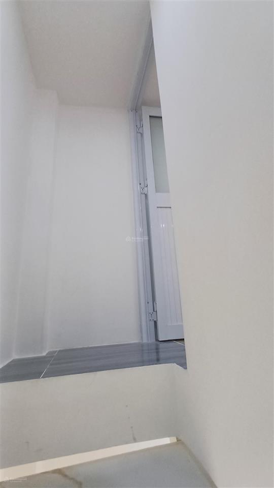 Nhà mới ở ngay33m² 3pn ,1 lầu , hẻm 3 gác lương văn can, p15q8, shr giá 3,98 tỷ