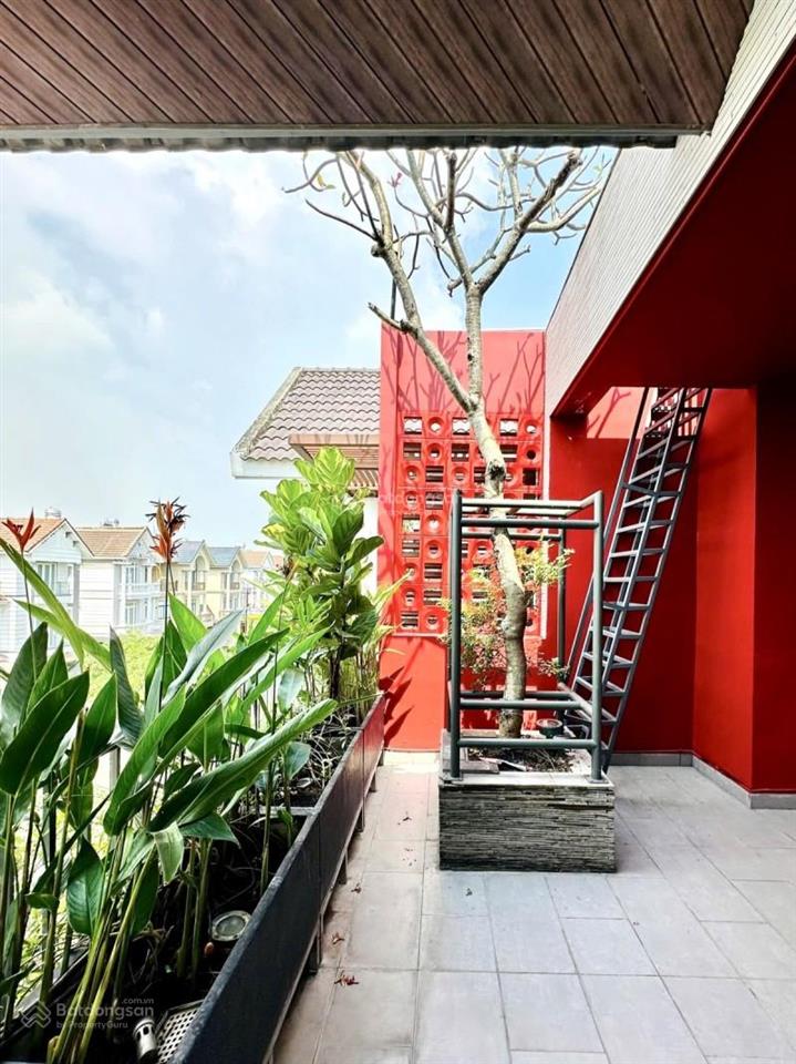 Ngộp.hiếm biệt thự kdc đại phúc 4 tầng, 212m2 full nội thất, với thiết kế công năng mở rộng giá 33t