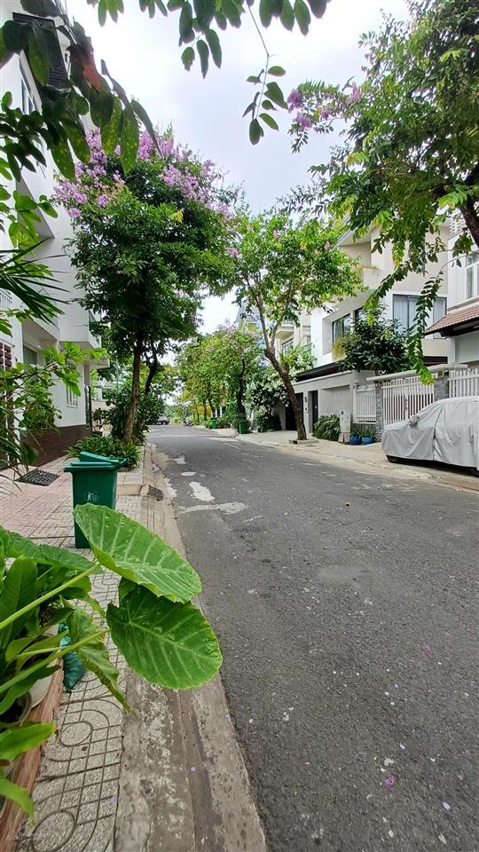 Ngộp.hiếm biệt thự kdc đại phúc 4 tầng, 212m2 full nội thất, với thiết kế công năng mở rộng giá 33t