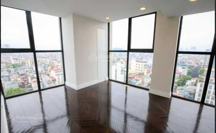 Cần bán quỹ căn sẵn sổ cực đẹp tại hoàng thành tower 114 mai hắc đế.  0858 600 ***