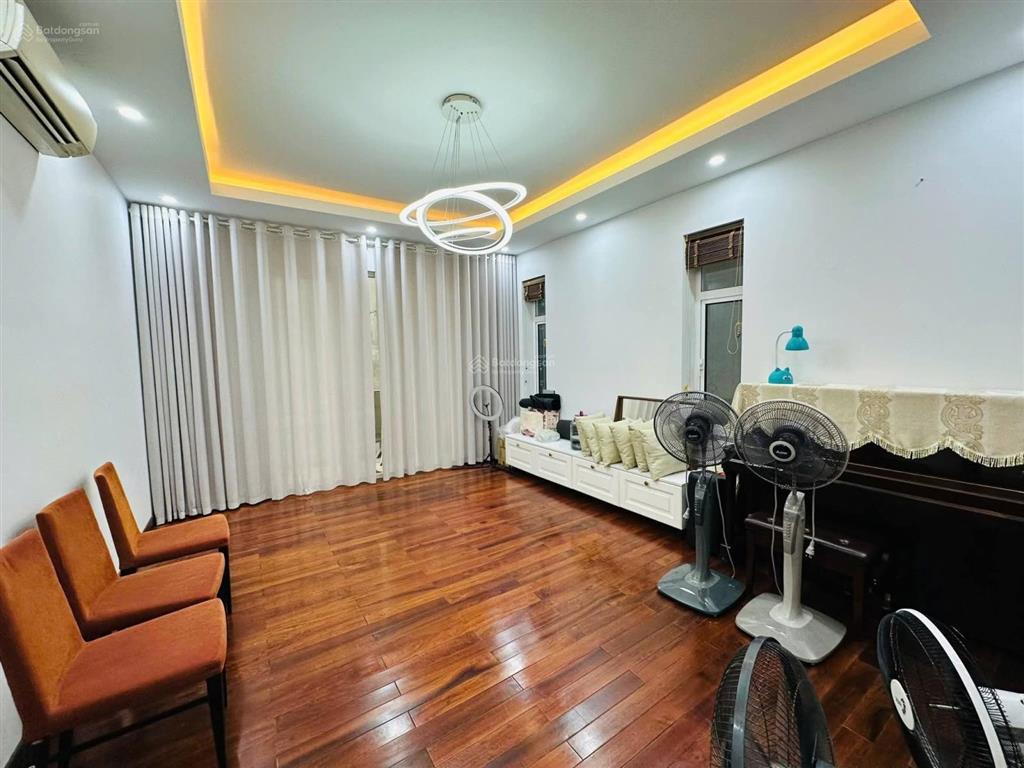 Biệt thự cạnh vinhomes riverside 56tỷ 179m2, vỉa hè, lô góc, thang máy. hiện đại full nội thất xịn