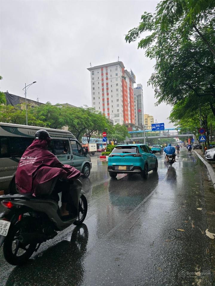 Mặt phố nguyễn văn cừ 434m2, 3tầng, mt 15m, vị trí vip nhất, tòa vp chung cư cực đẹp