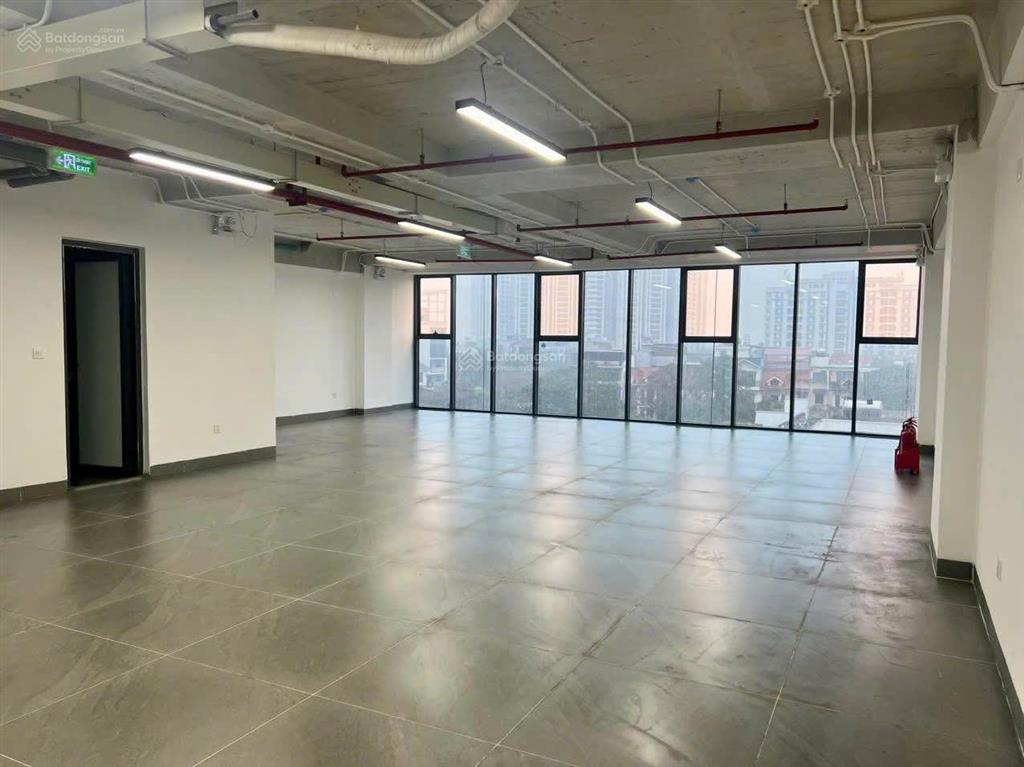 Bán gấp tòa văn phòng mặt phố chu huy mân dt 135m2 x10 tầng mặt tiền 10m  dòng tiền hơn 2 tỷ/năm