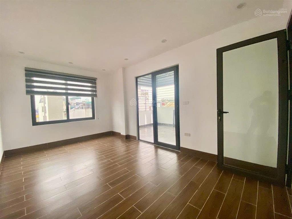 Bán nhà ngọc lâm 65m²  6 tầng thang máy  mt 6.5m  cắt lỗ 13.5 tỷ