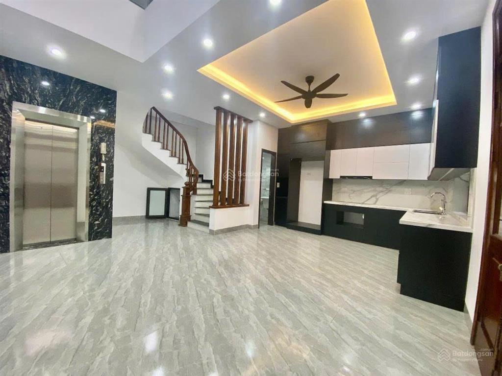 Bán nhà ngọc lâm 65m²  6 tầng thang máy  mt 6.5m  cắt lỗ 13.5 tỷ