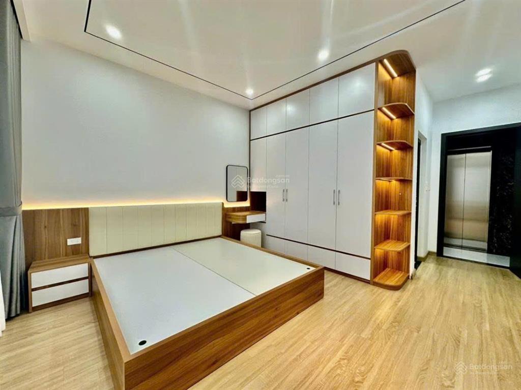 Cắt lỗ giảm sâu 2 tỷ  nhà mới phố nguyễn lam 6 tầng thang máy full nội thất  chỉ 10.5 tỷ