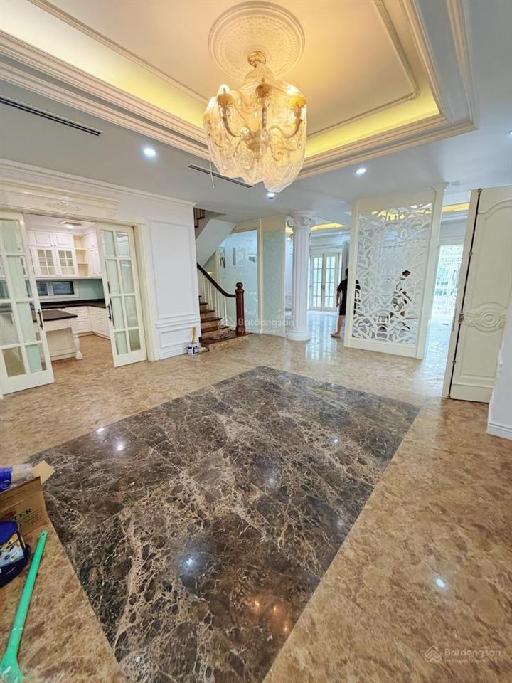 Siêu biệt thự kđt việt hưng 241m2, 4tầng, mt 18m. giá 79tỷ
