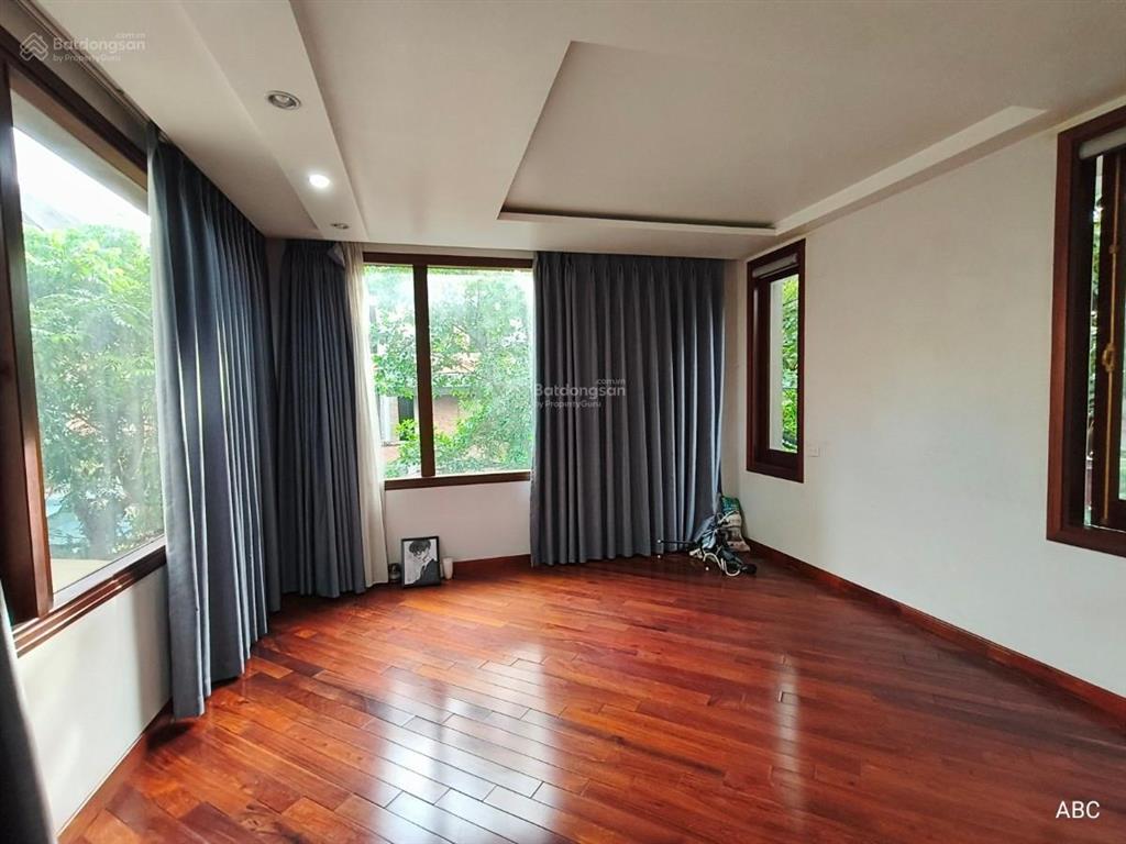 Siêu biệt thự 310m2 4tầng, mặt tiền 14m, cạnh khu vinhomes riverside, hoàng thế thiện. giá 80tỷ