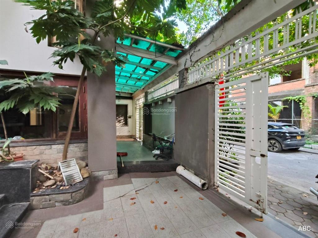 Siêu biệt thự 310m2 4tầng, mặt tiền 14m, cạnh khu vinhomes riverside, hoàng thế thiện. giá 80tỷ