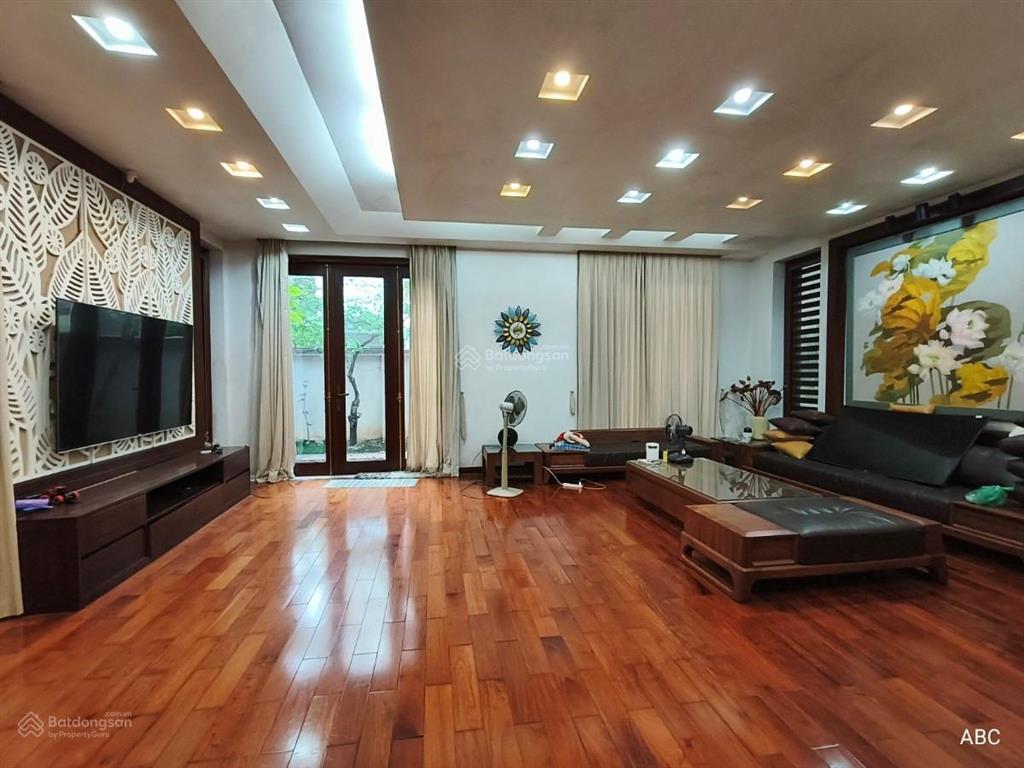 Siêu biệt thự 310m2 4tầng, mặt tiền 14m, cạnh khu vinhomes riverside, hoàng thế thiện. giá 80tỷ