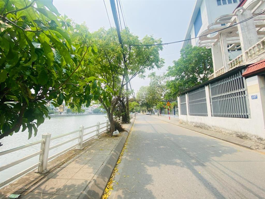 View mặt hồ bồ đề 178m2, mặt tiền 6m. chủ cần bán gấp giải quyết việc gia đình. thương lượng mạnh