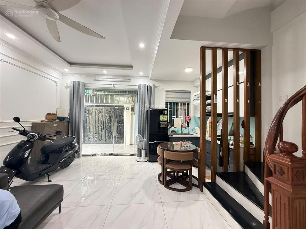 Nhà phúc lợi giá 7,3 tỷ! 38m, 5 tầng dân xây, mặt tiền 5,4m, thiết kế hiện đại. chủ cần bán nhanh