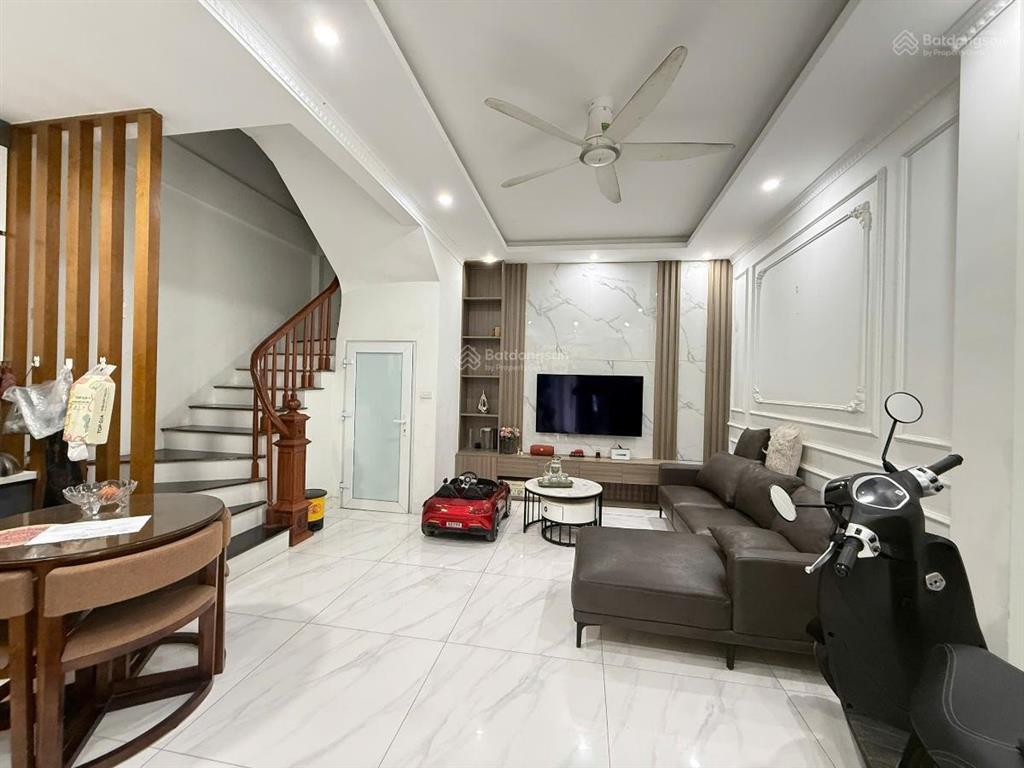 Nhà phúc lợi giá 7,3 tỷ! 38m, 5 tầng dân xây, mặt tiền 5,4m, thiết kế hiện đại. chủ cần bán nhanh
