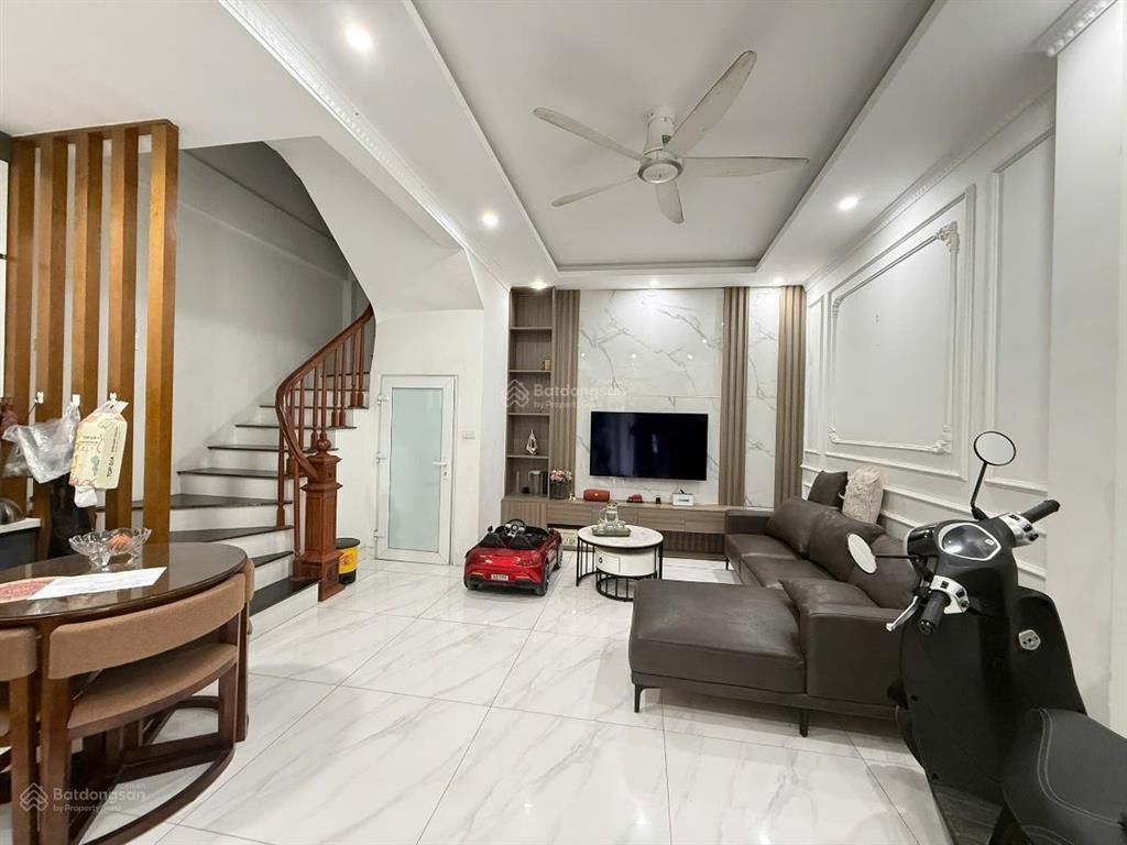 Nhà phúc lợi giá 7,3 tỷ! 38m, 5 tầng dân xây, mặt tiền 5,4m, thiết kế hiện đại. chủ cần bán nhanh