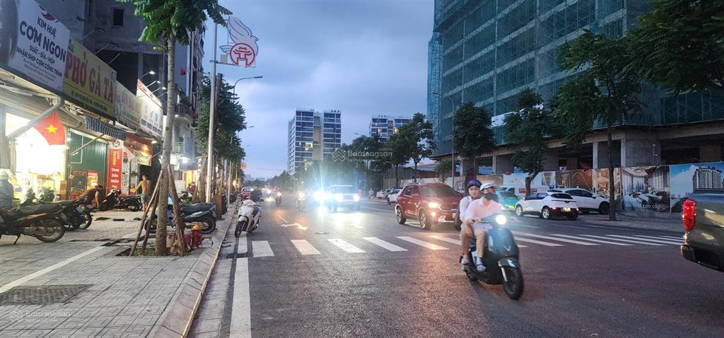Chủ giảm 15tỷ phố mai phúc cạnh big c. 33tỷ! 212m2 mt 5.6m. ôtô tránh, vỉa hè rộng, giá siêu đầu tư
