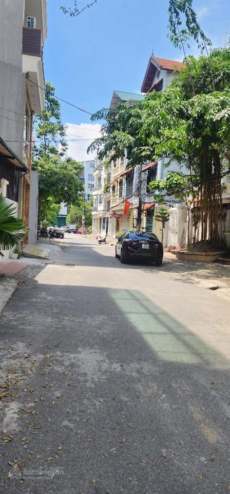 Lâm hạ long biên 40m vỉa hè ô tô tránh, gara kinh doanh, tm. 5 tầng full nội thất giá thích là bán