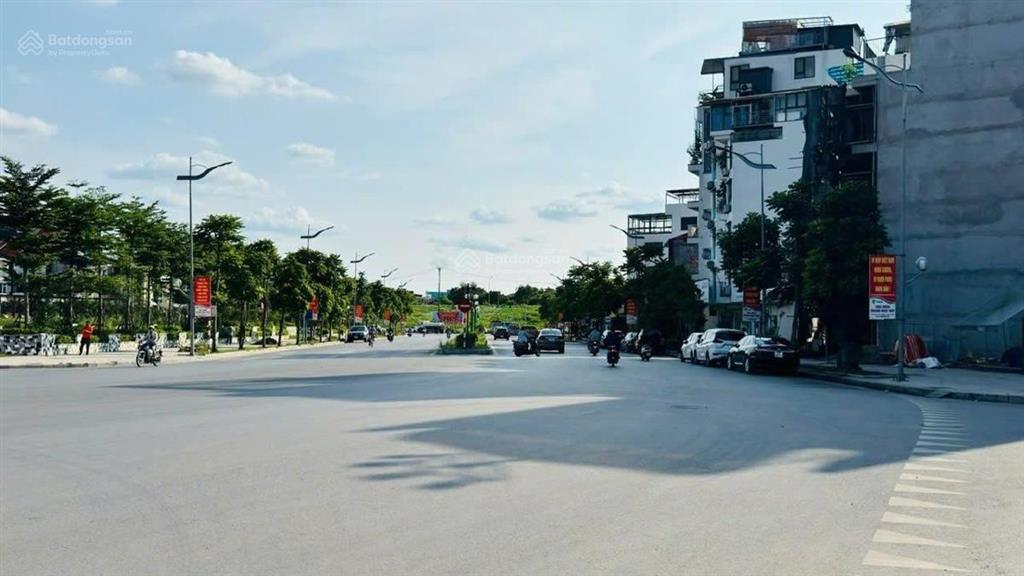 Chủ cần tiền bán gấp 345m2, mặt tiền 26m, phố nguyễn gia bồng ngọc thụy long biên.
