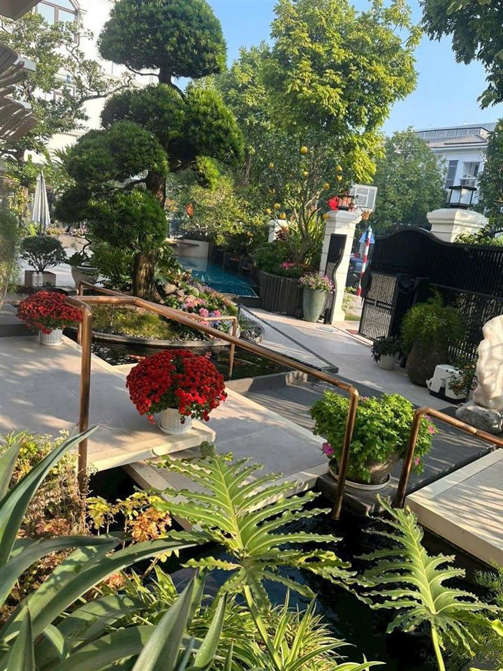 Siêu bt vinhomes riverside 380m2 nguy nga lộng lẫy đẳng cấp bể bơi ngoài trời, hầm rượu, sân vườn