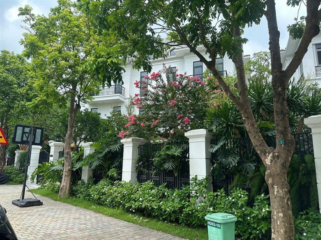 Siêu bt vinhomes riverside 380m2 nguy nga lộng lẫy đẳng cấp bể bơi ngoài trời, hầm rượu, sân vườn