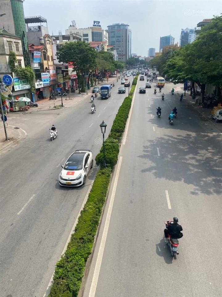 Chủ cần bán gấp mặt phố ngô gia tự dòng tiền gần 1tỷ/năm. 105m2 gần nguyễn văn cừ lô góc 2 mặt tiền