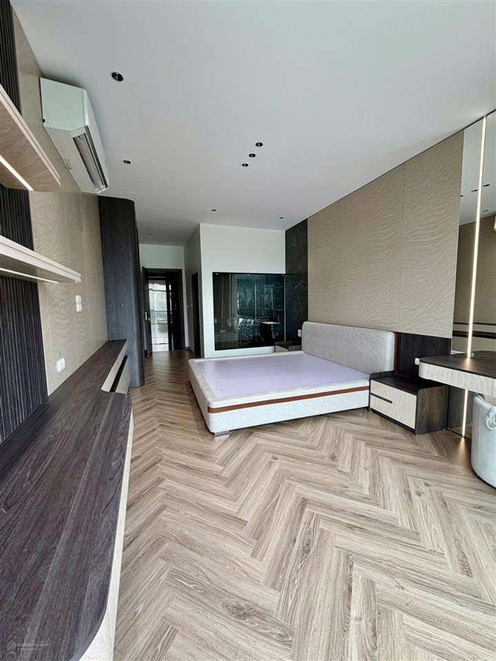 Tòa nhà view hồ long biên, chỉ 14,6 tỷ 55m2 7 tầng thang máy, gara, ô tô tránh full nội thất.