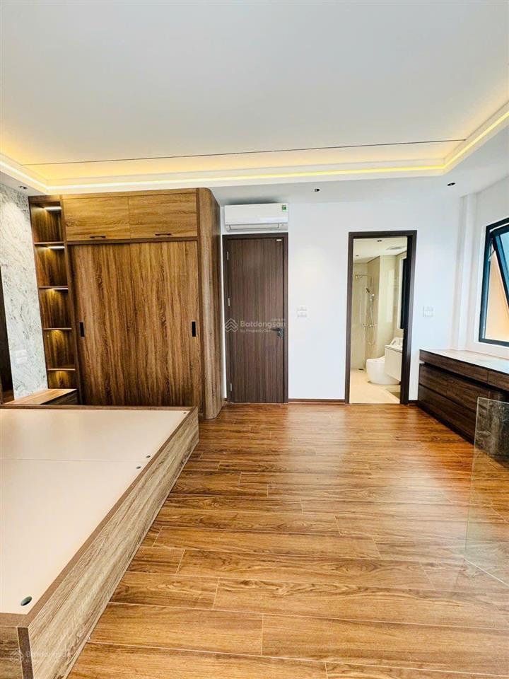 Siêu phẩm hồng tiến 57m, 7 tầng thang máy, gara ô tô chỉ 50m ra phố hồng tiến