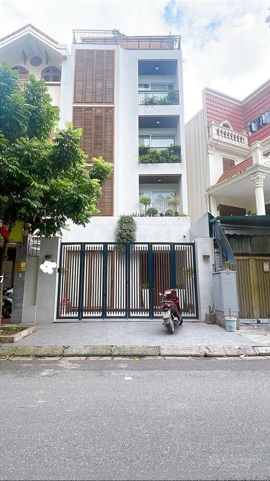 Biệt thự rẻ nhất khu đt việt hưng long biên, 130m2 5tầng thang máy,xây mới full nội thất. giá 40tỷ