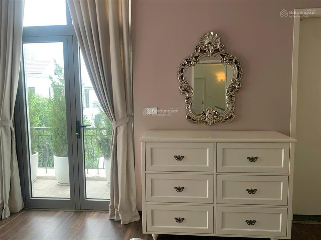 Biệt thự vinhomes riverside 180m2, 4 tầng giá 72 tỷ. chủ cần bán nhanh thương lượng mạnh.