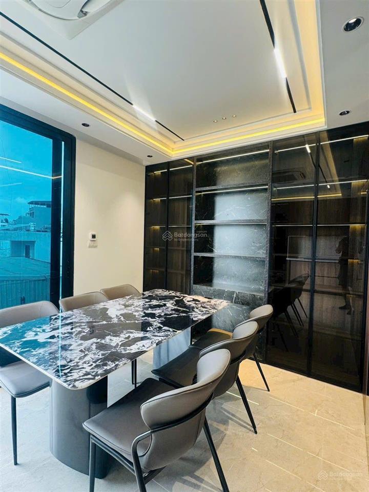 Nguyễn văn cừ long biên 55m2 7tầng thang máy, gara ôtô, full nội thất. giá 15.8tỷ, chủ cần bán gấp.