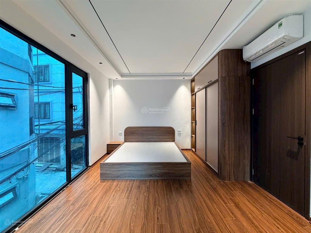 Nguyễn văn cừ long biên 55m2 7tầng thang máy, gara ôtô, full nội thất. giá 15.8tỷ, chủ cần bán gấp.